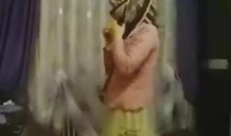 Lesbian seksi bokep mendesah terbaru muda di stoking putih menjilat dicukur pus