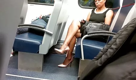 Seorang gadis muda situs bokeb terbaru dengan rambut pirang mengisap sedikit penis seorang pria muda sedikit