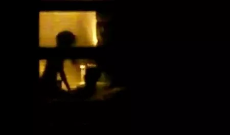 Gadis mengambil cum di dadanya bokeb barat terbaru