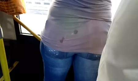 Gadis bokep hot terkini hitam Ashley menghisap ayam gemuk di dapur dan meniduri seorang pria kulit hitam