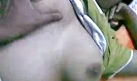 Negro yang temperamental, yang dengan kumpulan bokep lengkap liar berair dengan bentuk tubuh pacar seksinya, dengan penuh semangat menjilati vaginanya yang manis, dicukur halus dari gubuk yang matang, dan membentak celaka dengan penisnya yang besar dan tebal