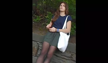 Jalang hitam colmek terbaru cantik di stoking jala mendapat fucked oleh seorang pria kulit putih