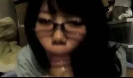 Pirang panas di celana seksi bokep cilik terbaru
