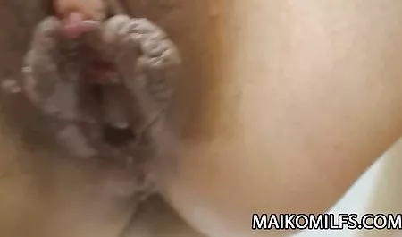 Melatih bokep barat populer pirang cantik dengan dildo