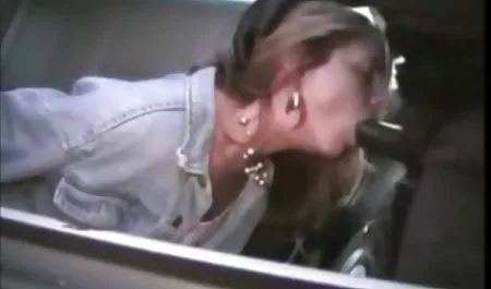 Difilmkan seorang pelacur berusia 18 tahun vidio bokem terbaru untuk blowjob