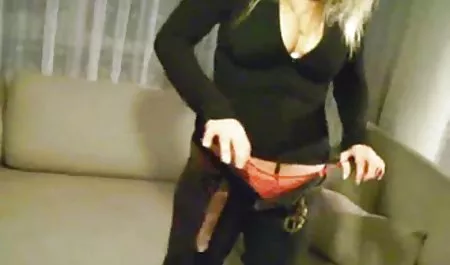 Remaja lesbian Gia Paige akan bokep smp online bercinta dengan botak bayi RIley Nixon