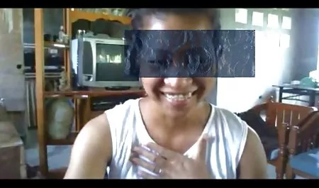 Pelacur pantat besar meregangkan dirinya di bokep terbaru suster atas tiang