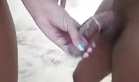 Sayang cantik dengan lampu gudang bokep online payudara besar di dekat kolam renang