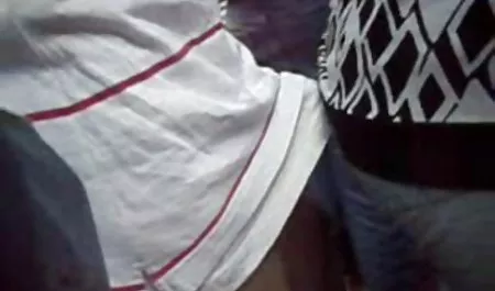 Wanita dewasa tidak lupa bagaimana dia adalah pelacur nyata di masa mudanya dan mencintai segala sesuatu yang berhubungan dengan bokep terbaru semi seks