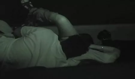 Pirang cantik datang ke ngocok kontol terbaru klien untuk menelepon