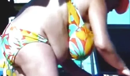 Asia kurus yang ditangguhkan dengan vagina berbulu lihat bokep terbaru mengalami orgasme dari vibrator
