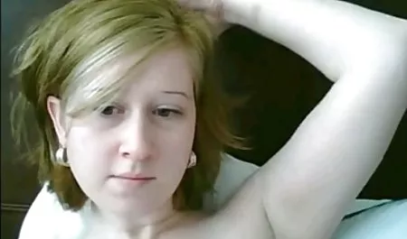 Sekretaris seksi dengan kacamata memutuskan untuk menunjukkan tubuhnya yang menarik dan menarik kepada bosnya. Bayi itu benar-benar membuka bokef online terbaru pakaian dan duduk di atas meja, menunjukkan lubang-lubang manisnya kepada bos yang bejat