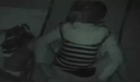 Dua tidak sangat keriting, tetapi hanya wanita hitam penuh bokep public agent terbaru nafsu, seperti pelacur terakhir, menyerang teman mereka dan, bersemangat mendorong satu sama lain dari anggota yang kuat, bersemangat, mengisapnya