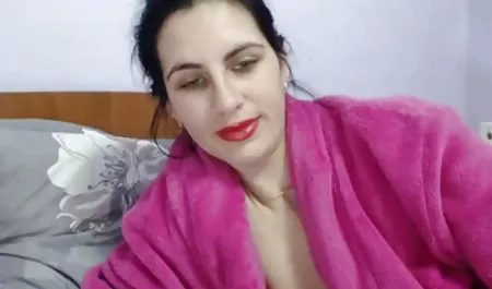Memotret dengan kamera tersembunyi di toilet klub, pria video paling populer dan seorang gadis berambut pirang sedang gudang bokeb terbaru menggoreng kekuatan
